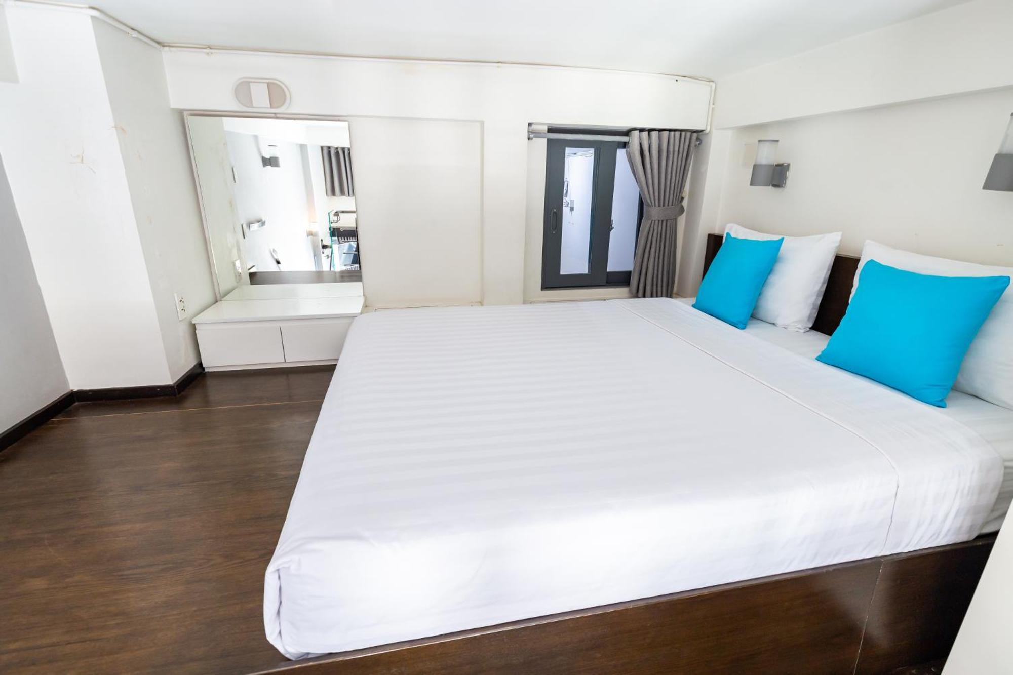 The Haven - Lofts By The Park Apartment
